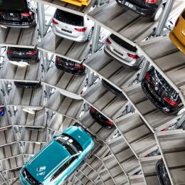 German car giants warn Trump‘s tariff threat is a ‘critical situation‘ for them