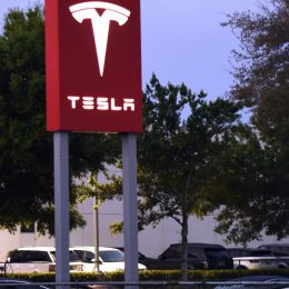 Morgan Stanley says automakers want to sell cars like Tesla does but can‘t: ‘It‘s against the law‘